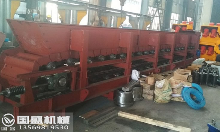 鏈板式輸送機(jī) 鏈板式輸送機(jī)