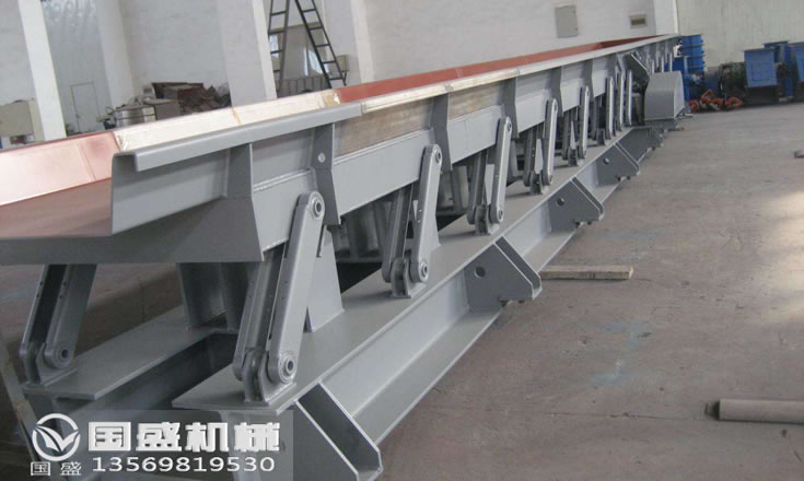 長(zhǎng)距離振動(dòng)給料機(jī) 長(zhǎng)距離振動(dòng)給料機(jī)