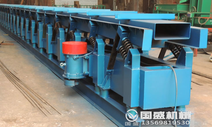 耐高溫長(zhǎng)距離振動(dòng)給料機(jī) 耐高溫長(zhǎng)距離振動(dòng)給料機(jī)