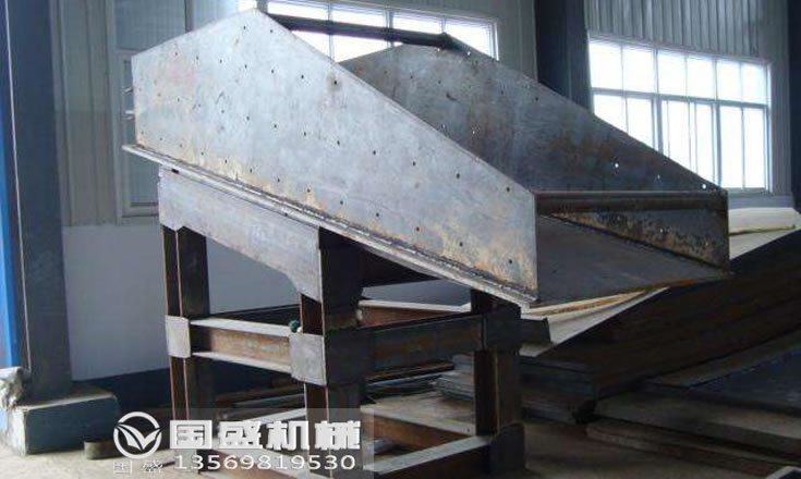 溜井振動(dòng)放礦機(jī)